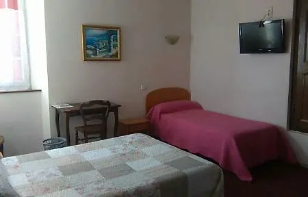 Logis L'auberge Basque Ozon (Hautes-Pyrenees)