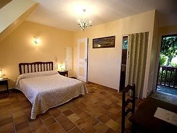 Logis L'auberge Basque Hotel